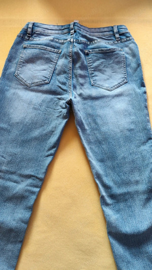 Damenjeans mit Blumenstickerei Bild 6