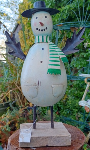 Schneemann aus Metall