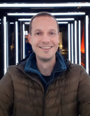 46 J., groß, schlank, smarter Typ, seriös, NR, suche F+ oder Beziehung, bin teilweise im Homeoffice Bild 5