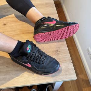 Girl trägt Nike Airmax 90 nach Deinen Wünschen - Fotos, Videos & Verkauf - auch Skype Bild 6