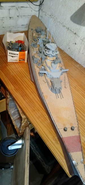 Schlachtschiff Bismarck 1:200 Maßstab  