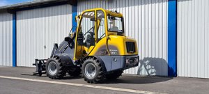 26 PS Eurotrac Hoflader W12S Kabine 2,90 m Arm 3. Steuerkreis Doppelspeed Breitreifen Rückfahrkamera Bild 2