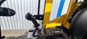 26 PS Eurotrac Hoflader W12S Kabine 2,90 m Arm 3. Steuerkreis Doppelspeed Breitreifen Rückfahrkamera Bild 5