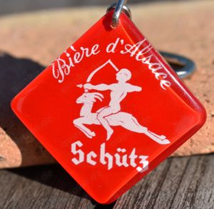 Alter Schlüsselanhänger der französischen Brauerei Schütz   Biere d Alsace