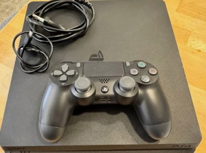 Playstation 4 mit Controller