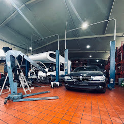 Motorinstandsetzung Reparatur KFZ Motorschaden Überholung Meisterwerkstatt Auto Motorteile Fahrzeug