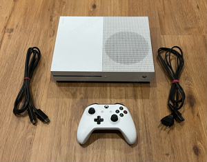 Edle Xbox One S in (sehr gutem Zustand) 1 TB Microsoft