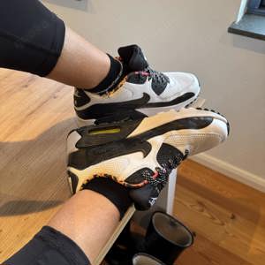 Girl trägt Nike Airmax 90 nach Deinen Wünschen - Fotos, Videos & Verkauf - auch Skype Bild 5