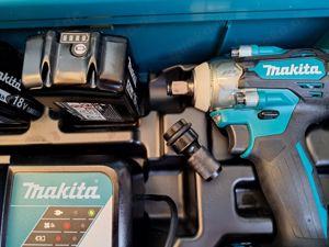 Makita Akku-Schlagschrauber 1 2" 18V DTW300RTJ + 2 x Akkus 1850B LED + 1 4 Adapter - neu unbenutzt Bild 6