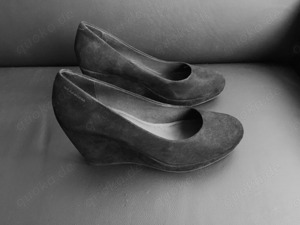 Hübsche Damen-Wildlederschuhe mit Keilabsatz, Schwarz, kaum getragen, Gr.41 Bild 2