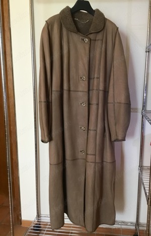 Winter-Damenledermantel Beige-Grau (Lamm-Nappa) getragen, Gr. 44-46