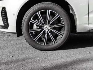 Volvo XC60 Plus Dark Recharge Plug-In Hybrid AWD T8 Twin Engi Bild 3