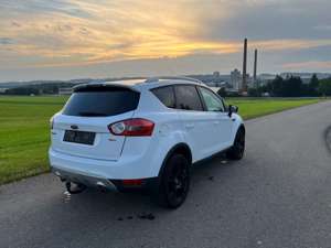 Ford Kuga 2.0 TDCI 2X2 TITANIUM HU:09/2025 AHK Bild 4