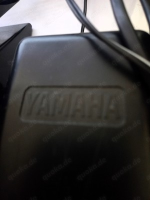 Netzteil und Fußpedal für Yamaha Keyboard Bild 3