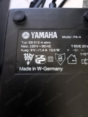 Netzteil und Fußpedal für Yamaha Keyboard Bild 4