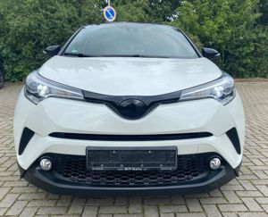 Toyota C-HR Hybrid Style Selection