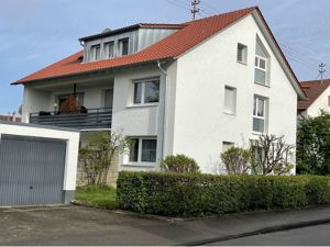 Sanierte 2 1 2 Zimmer Wohnung in Pleidelsheim in 3 Fam. Haus