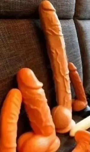 Big Dildos suchen Frau zum ficken Bild 2