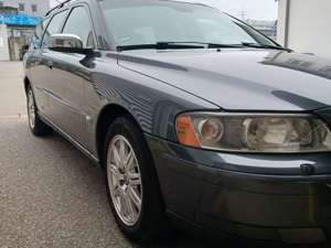 Volvo V70 2.5l Turbo 2hd.   durchgeschraubt top Zustand !