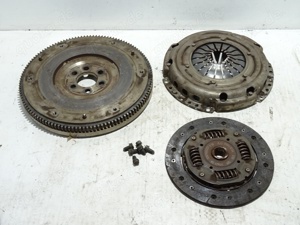 Orig. VW Fox Massenschwungrad Schwungrad Kupplung 03D105333
