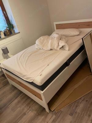 Bett mit neuer Matratze 