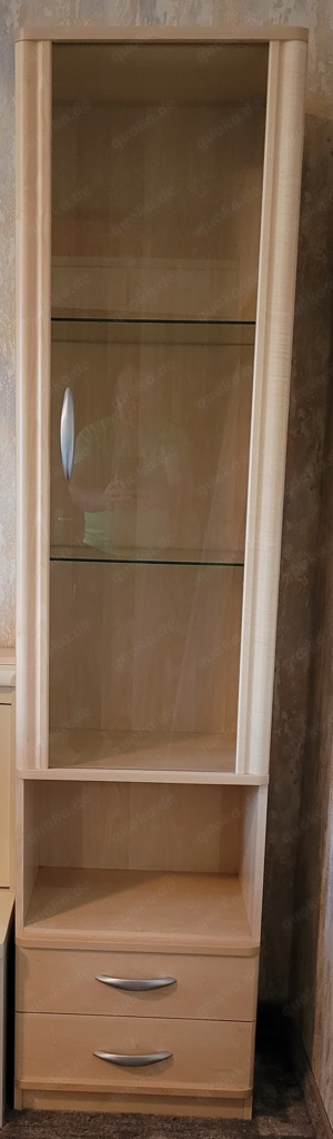 Wohnwand Ahorn mit Vitrine Bild 2