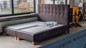 Boxspringbett 180 x 200, ohne Matratzen, aber mit zwei Toppern 