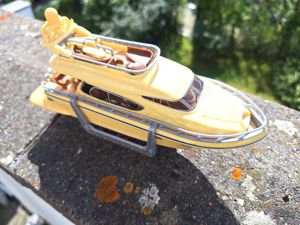 Siku--2 verschiedene Schiffe  --Speed Rennboot und Jacht für Tieflader Siku 1:50