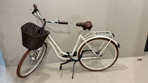 Damen Fahrrad 28 Zoll,  Creme mit Lenkerkorb, wie neu, 