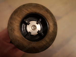 Große Zassenhaus Pfeffermühle in rustikaler Form mit Kurbel  Bild 5