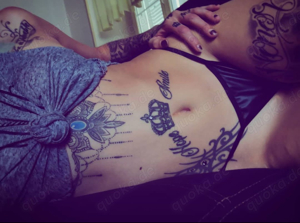 Fetischcam mit Tattoogirl Bild 8