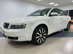 Audi A4 Lim. 3.0 quattro*PDC*AHK*AC*TEMP*8F*LMF*STZHZ