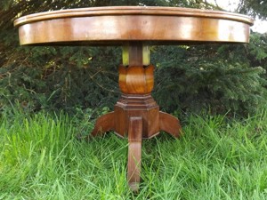 Früher Tulpenfußtisch Biedermeier, um 1830. Nachlassfund aus Bonn. Bild 2