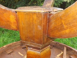 Früher Tulpenfußtisch Biedermeier, um 1830. Nachlassfund aus Bonn. Bild 8
