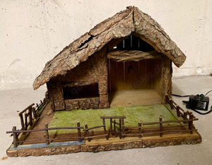 Handgef. Weihnachtskrippe Krippe Kripperl Weihnachten Holz Moos m. Beleuchtung
