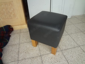 Gepolsterte Sitzhocker, grau, Holzfüße 40 x 40 cm, Sitzh. 45 cm