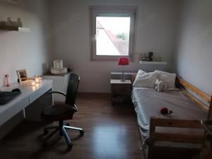 Helles, schönes  möbliertes WG-Zimmer