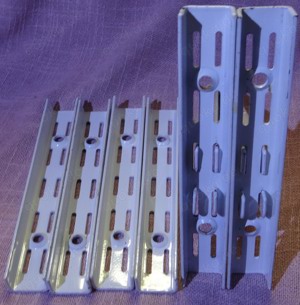 D Spur Regale Doppelschlitz  8 Teile Stahl weis =Wandschiene 6 Stk 17x2,2   16,5 Ablagehalterung 2 S Bild 2