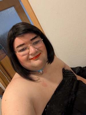 sissyboy sucht herr für zwangsumstyling mit dienen Bild 3