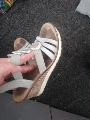 Alte Sandalen, getragene frauenschuhe Bild 4