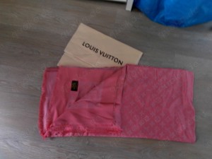 Orig. Tuch Louis Vuitton Schal Monogram LV Lurex silber   Lachs