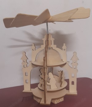 großer Karton mit Weihnachtssachen; insbesondere Weihnachtskugeln und viele andere Weihnachtssachen Bild 4