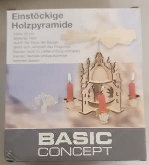 großer Karton mit Weihnachtssachen; insbesondere Weihnachtskugeln und viele andere Weihnachtssachen Bild 5