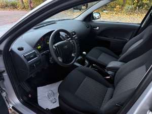 Ford Mondeo Ambiente+Kombi+Tüv Au Neu+ Top Kilometer+2.Hand Bild 5