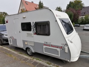 Sehr schöner kleiner Wohnwagen