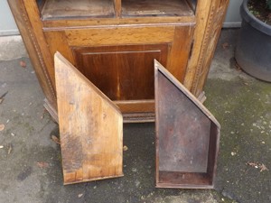 Aufsatzeckschrank Eiche intarsiert, um 1800. Restaurierungsobjekt. Bild 9