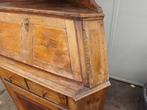 Aufsatzeckschrank Eiche intarsiert, um 1800. Restaurierungsobjekt. Bild 4