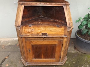 Aufsatzeckschrank Eiche intarsiert, um 1800. Restaurierungsobjekt. Bild 5
