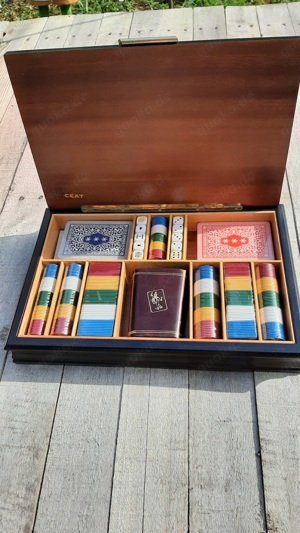 Kartenspiel Poker Würfel Jetons neu in hochwertiger Holzkiste