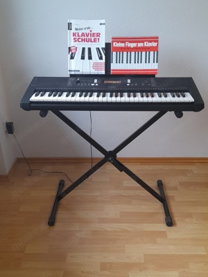 Verkaufe Yamaha Keyboard PSR E363 mit OVP mit Ständer und Notenbüchern